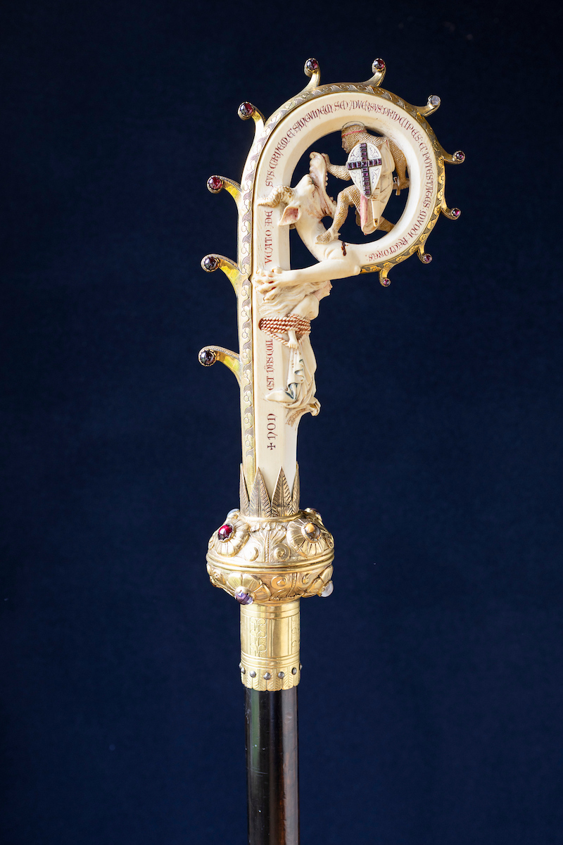 Shield side of the Crozier