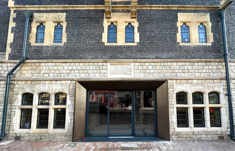 New street-level entrance to the Maison Dieu