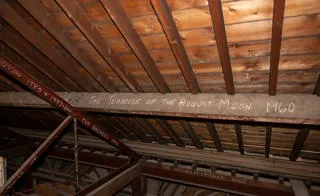 Maison Dieu graffiti